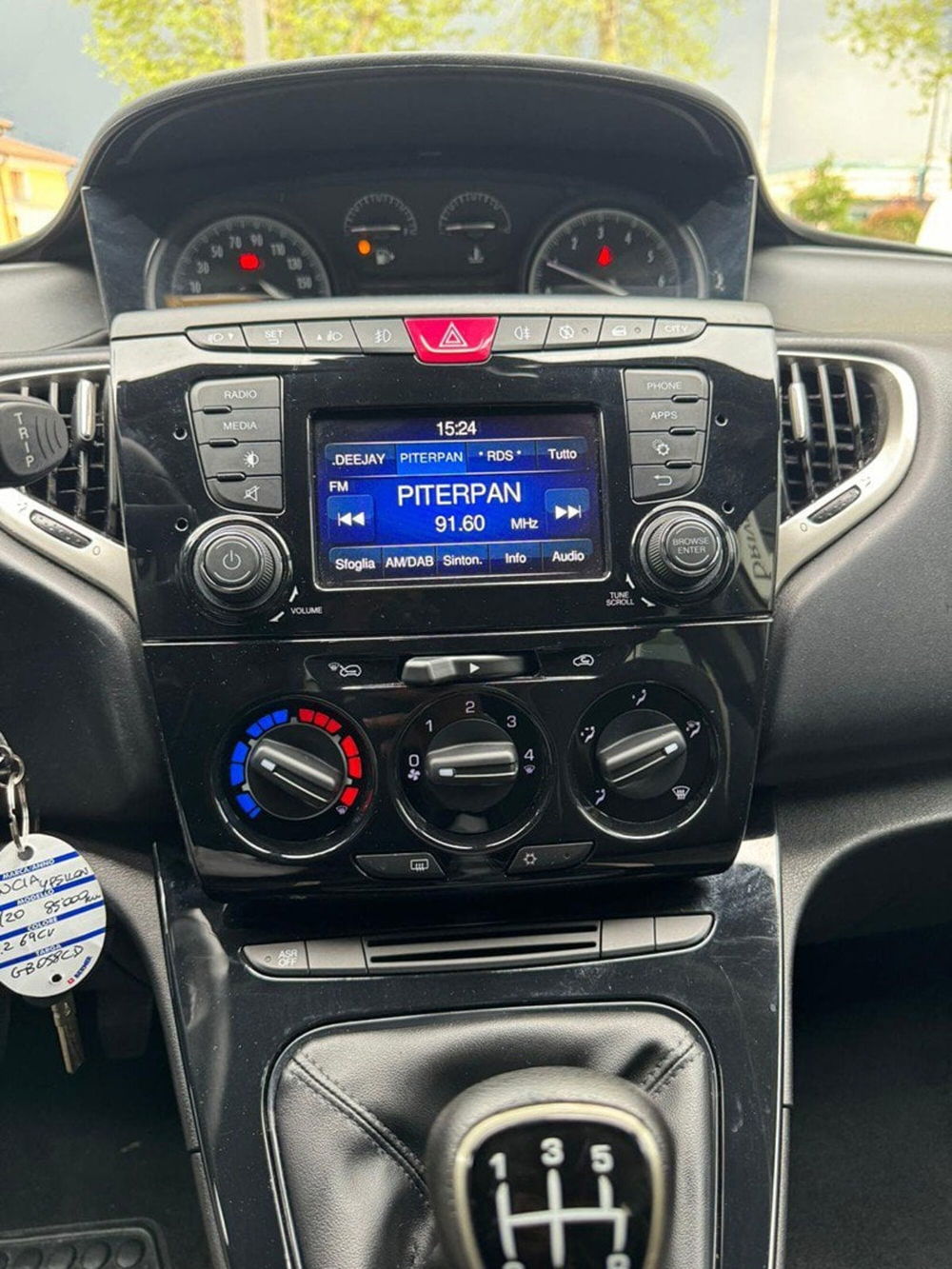 Lancia Ypsilon usata a Treviso (11)