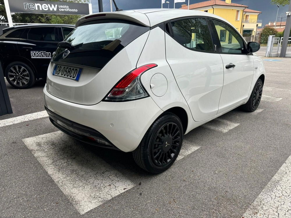 Lancia Ypsilon usata a Treviso (3)