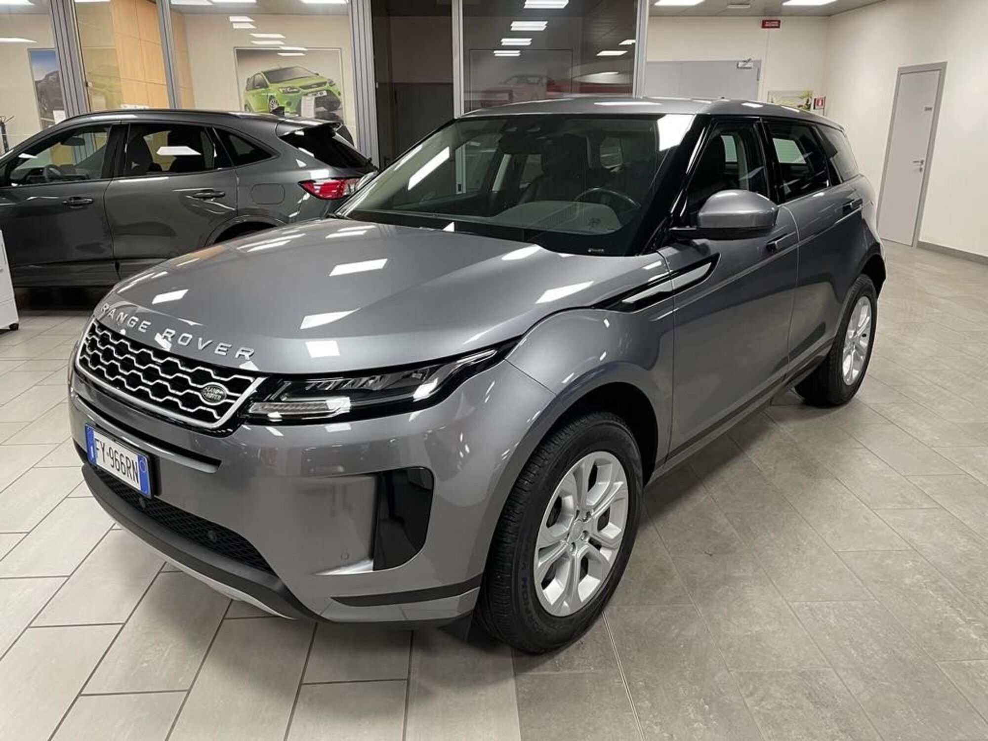 Land Rover Range Rover Evoque 2.0D I4-L.Flw 150 CV AWD Auto S del 2019 usata a Alessandria