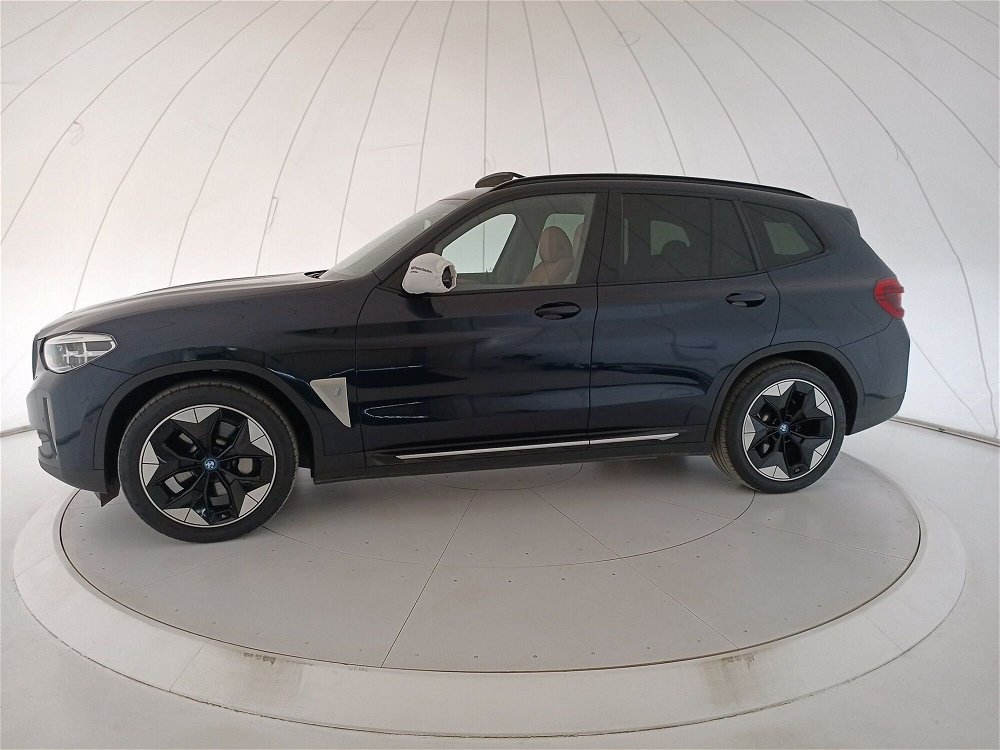 BMW iX3 iX3 Impressive del 2021 usata a Bari (2)