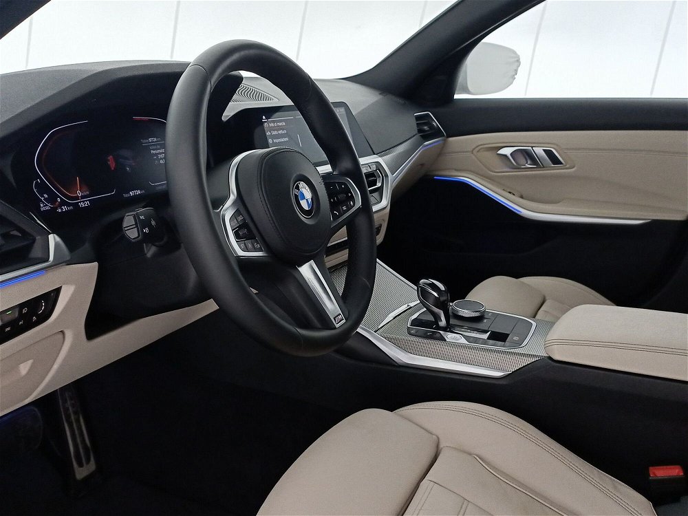 BMW Serie 3 Touring 320d xDrive  Msport  del 2020 usata a Bari (5)