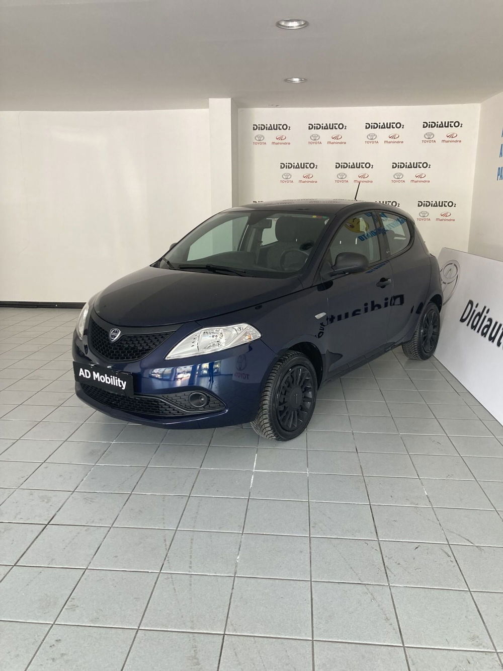 Lancia Ypsilon 1.0 FireFly 5 porte S&S Hybrid Ecochic Gold  del 2021 usata a San Severo