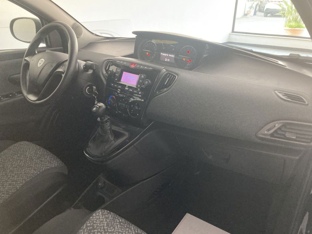 Lancia Ypsilon usata a Foggia (13)