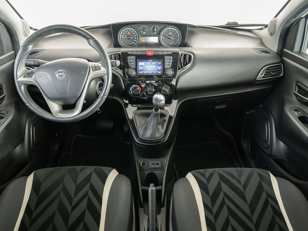 Lancia Ypsilon usata a Foggia (5)