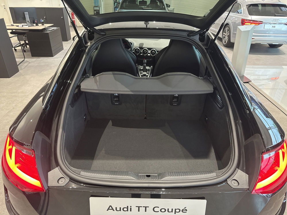 Audi TT Coupé nuova a Prato (10)