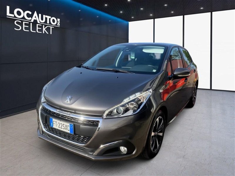 Peugeot 208 82 Stop&Start 5 porte Signature  del 2019 usata a Torino