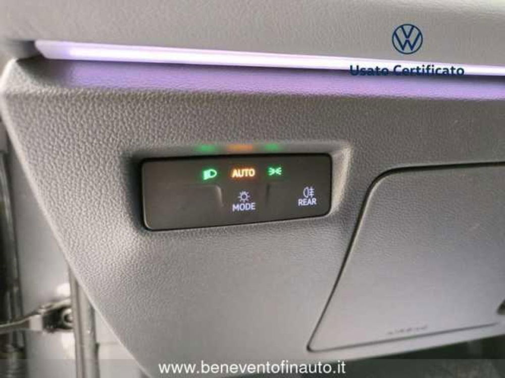 Volkswagen Passat Variant nuova a Avellino (17)