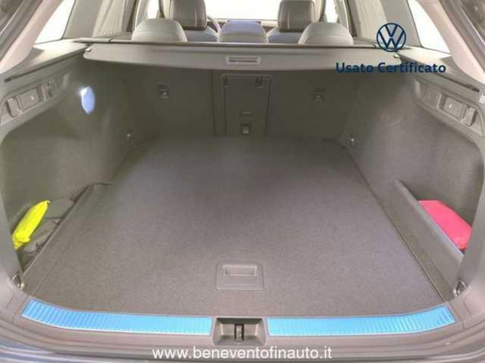 Volkswagen Passat Variant nuova a Avellino (8)