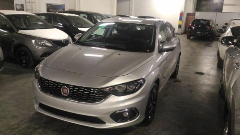 Fiat Tipo Tipo 5p 1.5 t4 hybrid Cross 130cv dct nuova a Mondovi&#039;