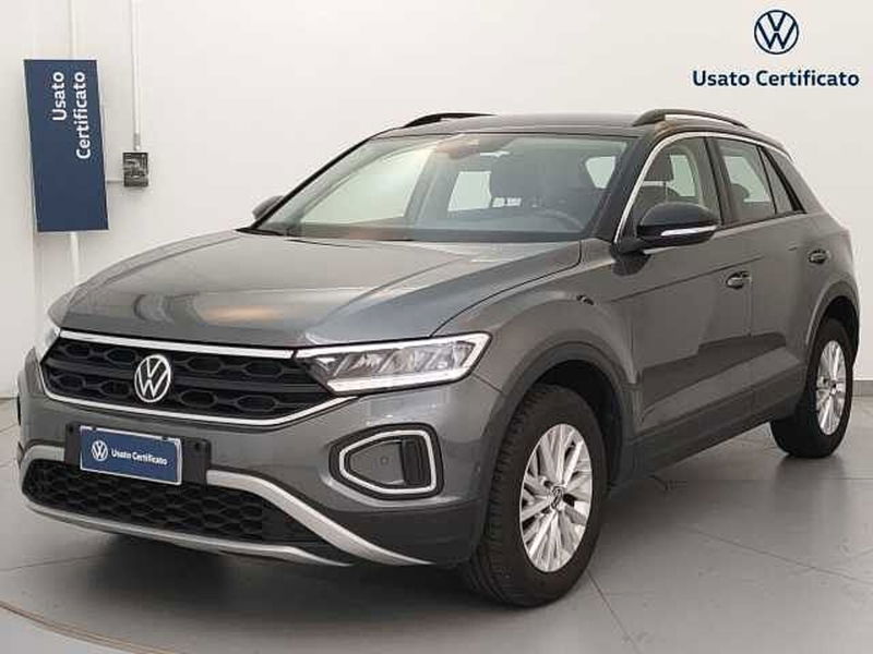 Volkswagen T-Roc 2.0 tdi Life 115cv del 2022 usata a Busto Arsizio