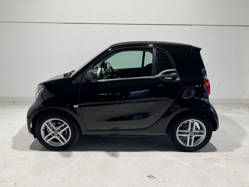 smart Fortwo Fortwo eq Pure 4,6kW del 2021 usata a Milano (3)