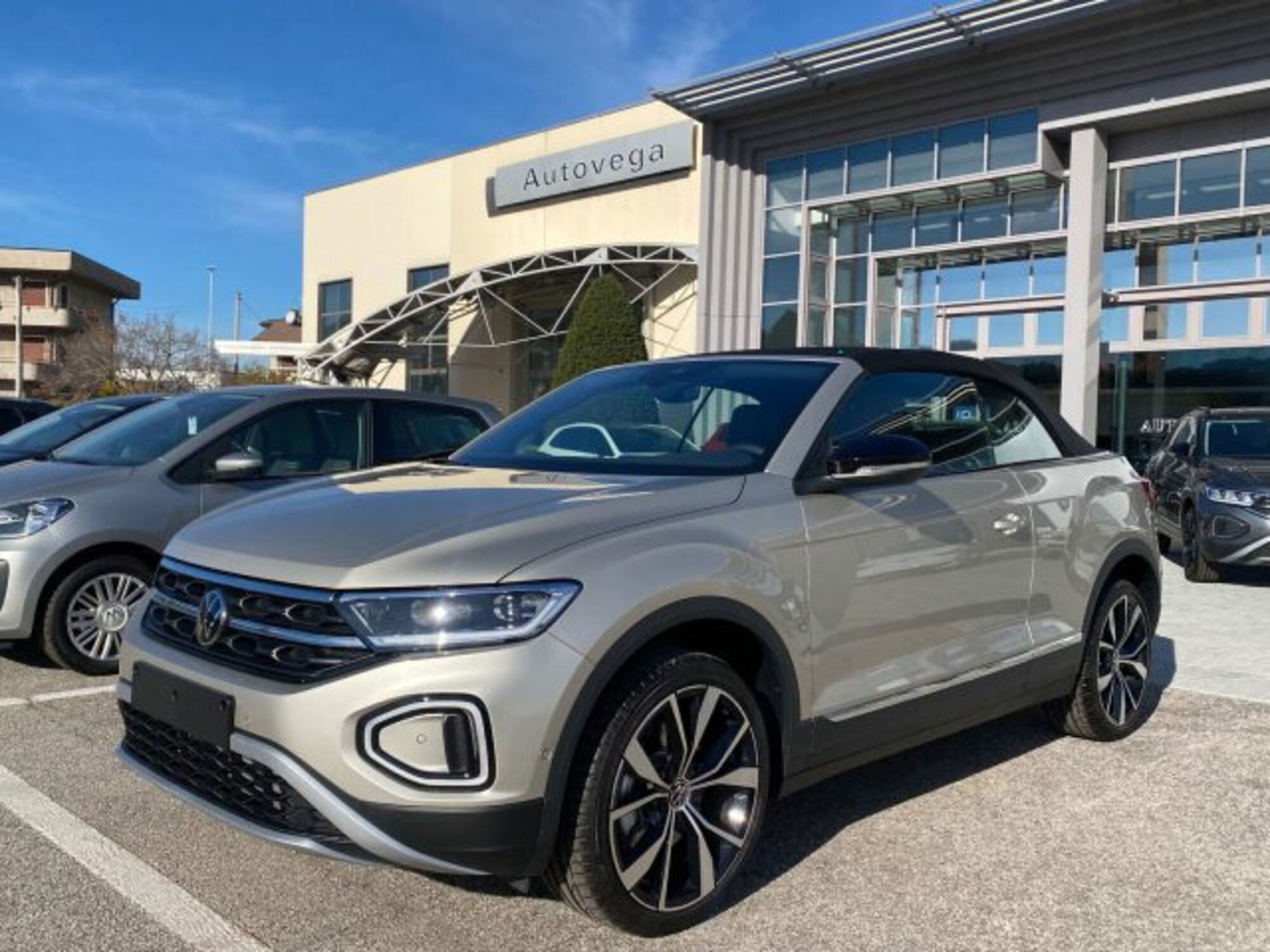 Volkswagen T-Roc Cabrio 1.5 tsi Style dsg nuova a Arzignano