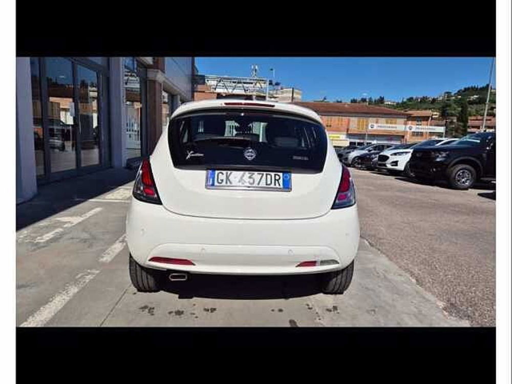 Lancia Ypsilon usata a Perugia (8)