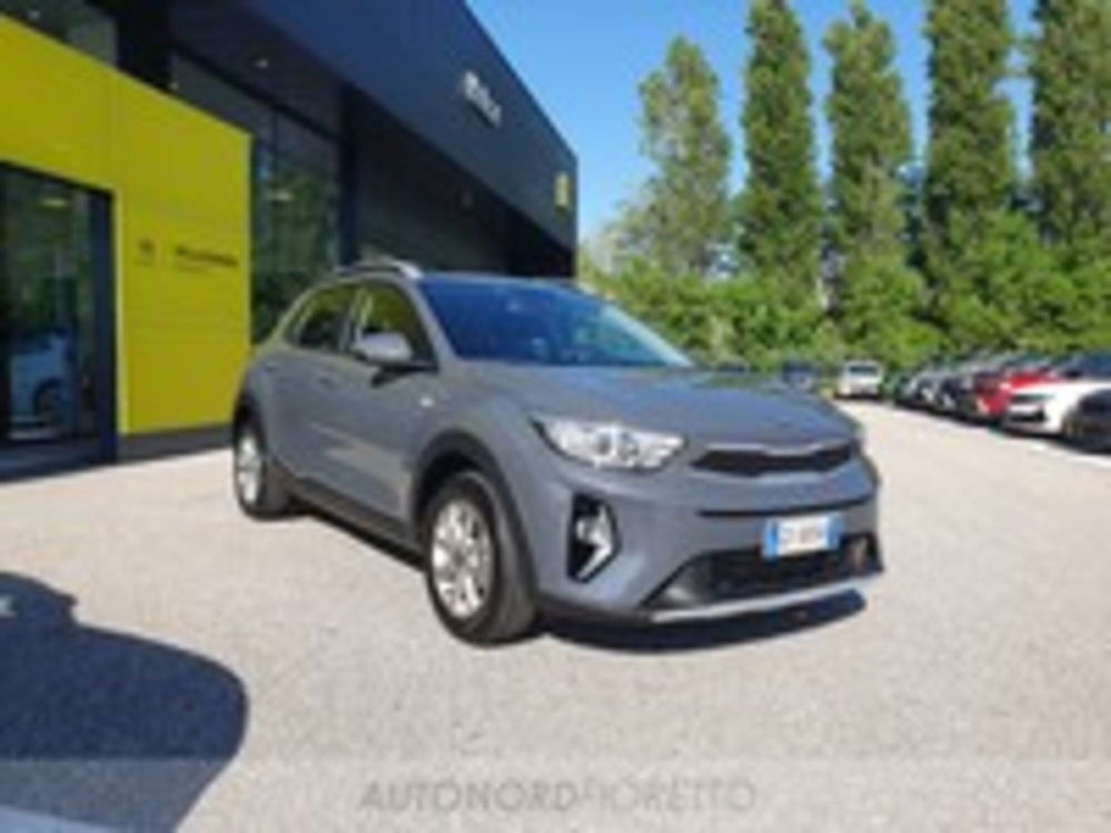 Kia Stonic 1.2 mpi Urban gpl 82cv del 2021 usata a Pordenone (2)