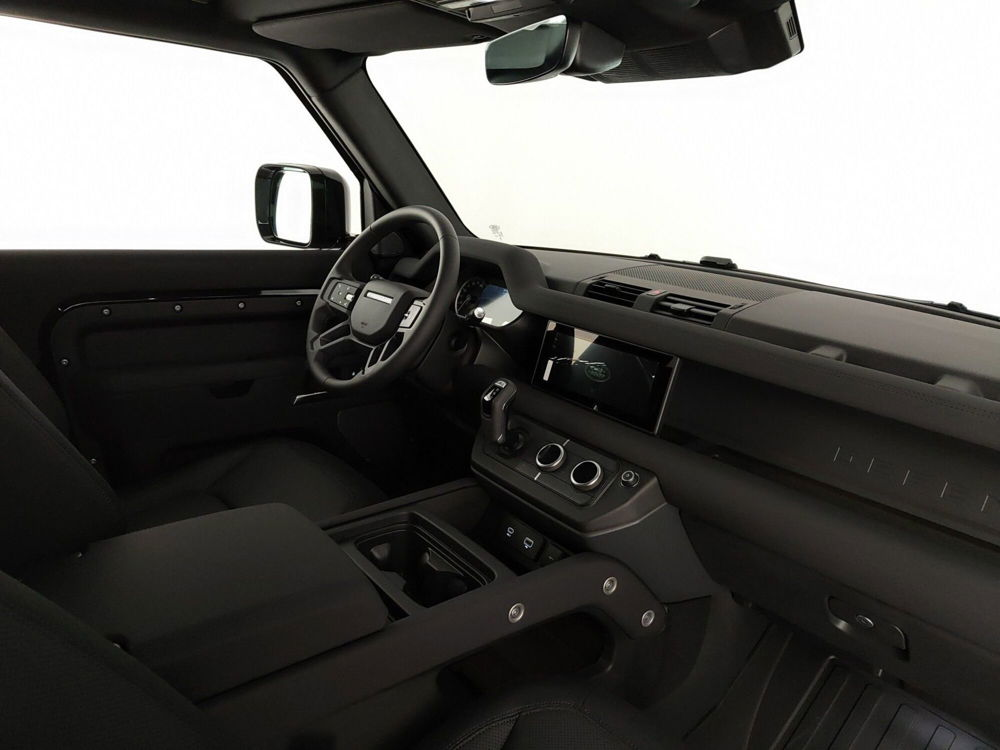 Land Rover Defender 90 3.0D I6 200 CV AWD Auto X-Dynamic S  nuova a Brindisi (4)
