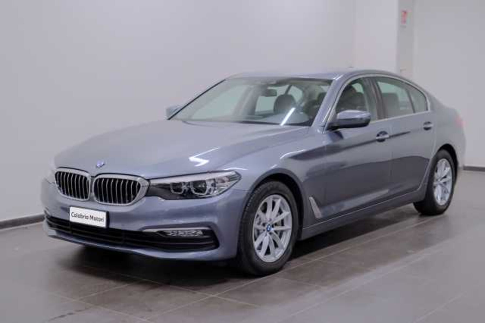 BMW Serie 5 530d xDrive 258CV Luxury del 2017 usata a Pianopoli