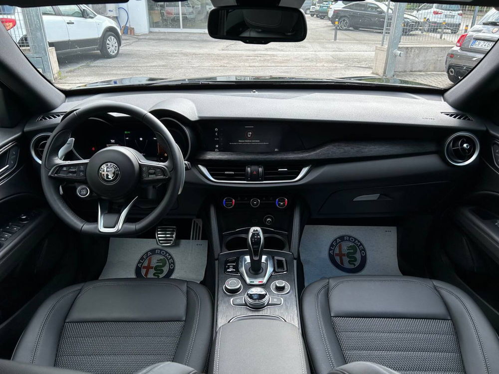 Alfa Romeo Stelvio nuova a Ancona (12)