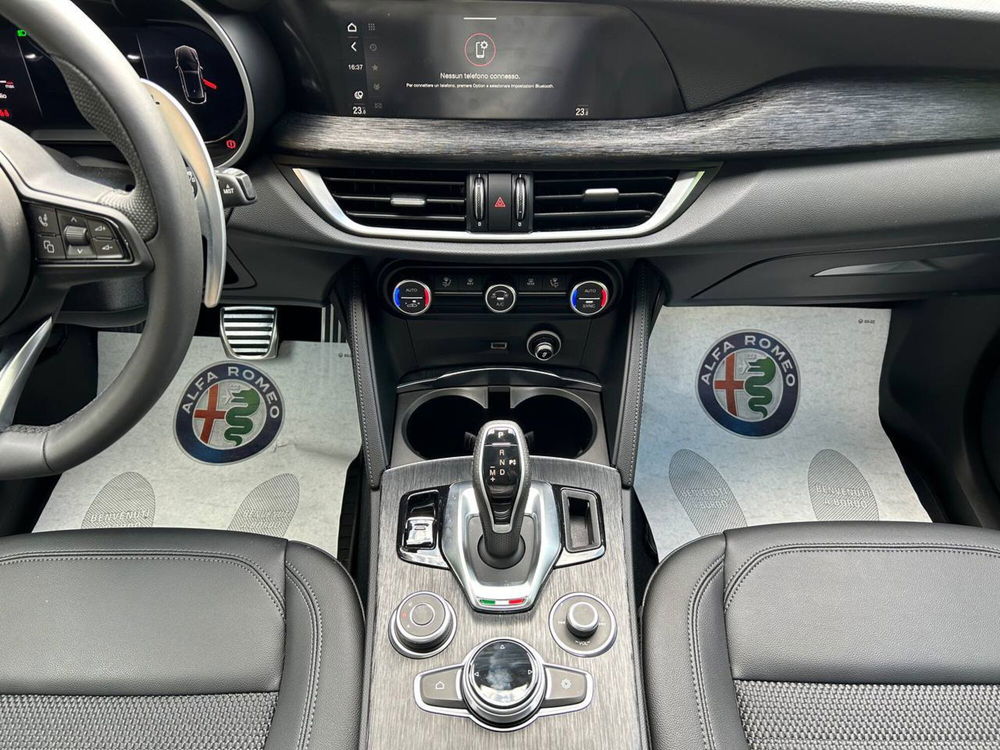 Alfa Romeo Stelvio nuova a Ancona (13)