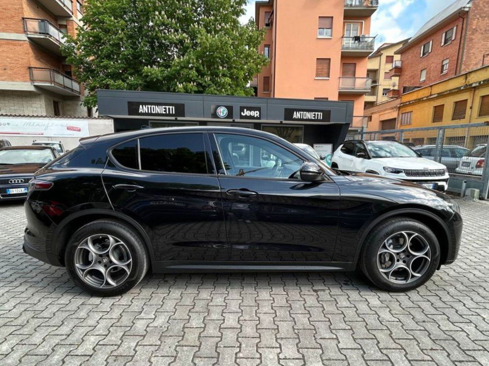 Alfa Romeo Stelvio nuova a Ancona (5)