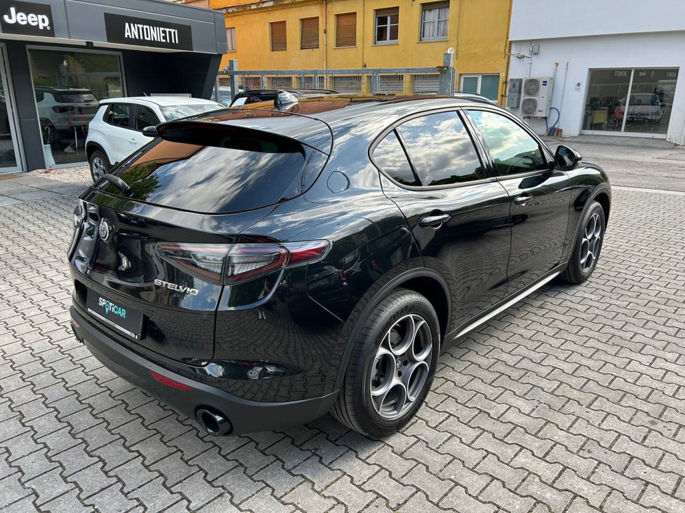 Alfa Romeo Stelvio nuova a Ancona (7)