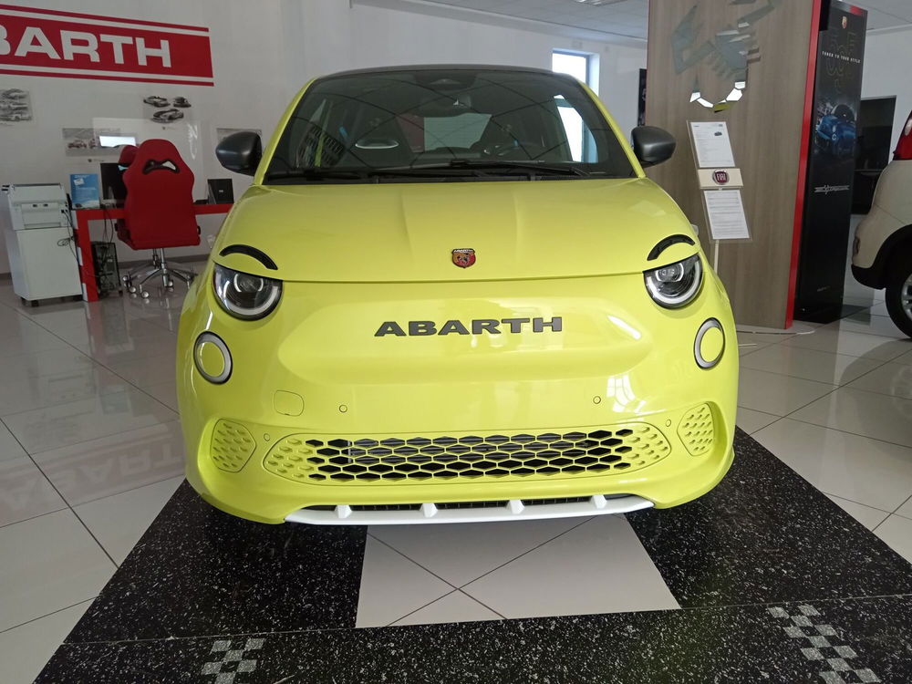 Abarth 500e Cabrio 500e Cabrio 42 kWh Turismo nuova a Alessandria (2)