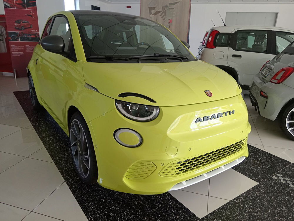 Abarth 500e Cabrio 500e Cabrio 42 kWh Turismo nuova a Alessandria (3)