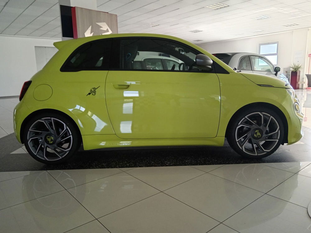 Abarth 500e Cabrio nuova a Alessandria (4)