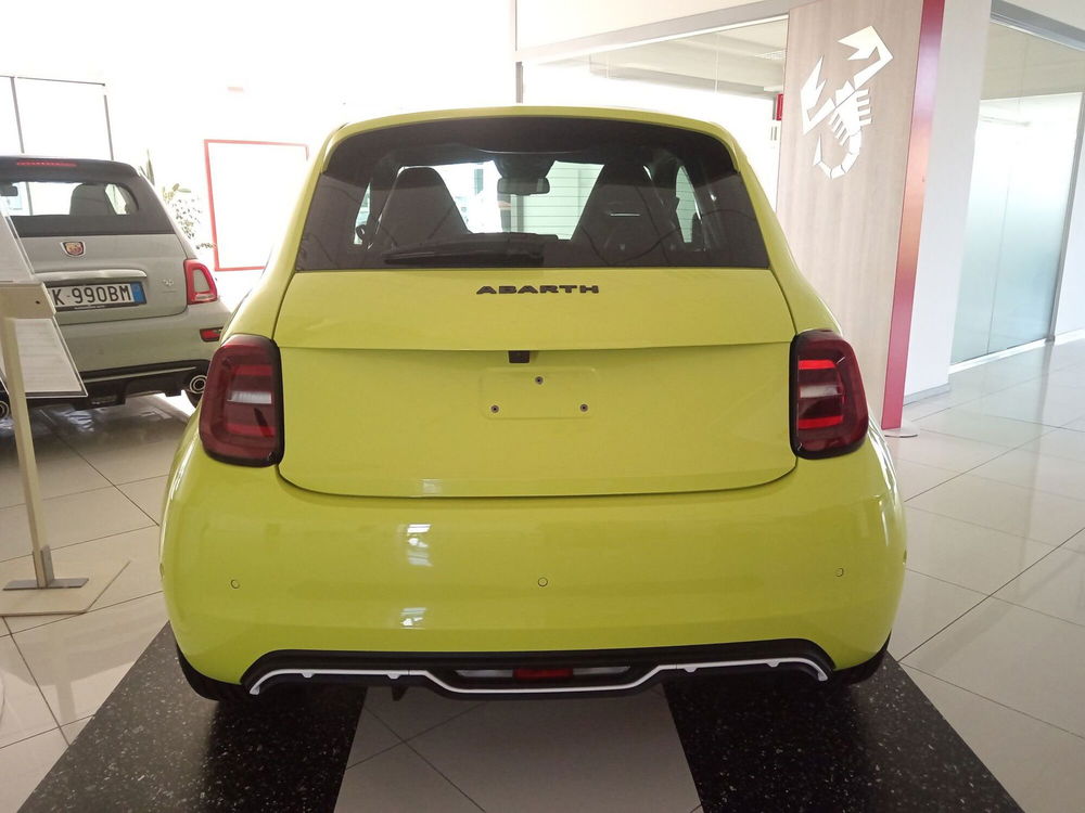 Abarth 500e Cabrio nuova a Alessandria (6)