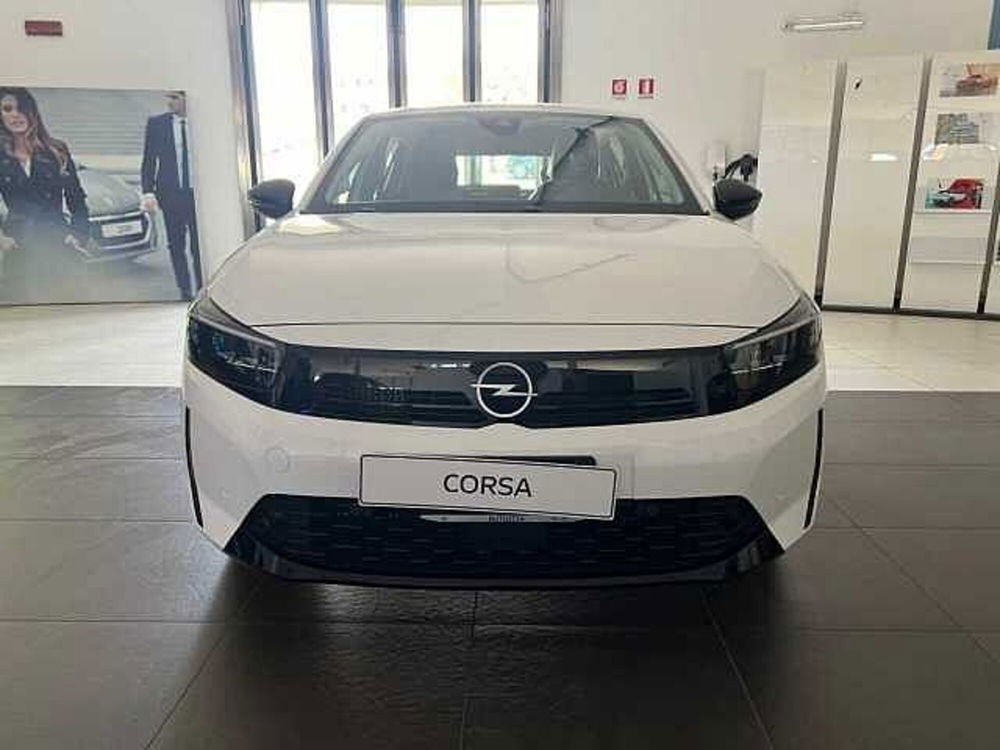 Opel Corsa nuova a Vibo Valentia (2)