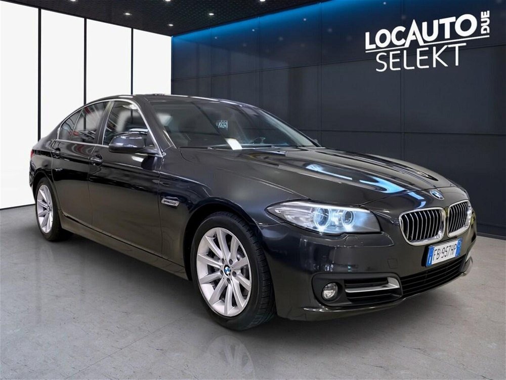 BMW Serie 5 520d Luxury  del 2015 usata a Torino (2)