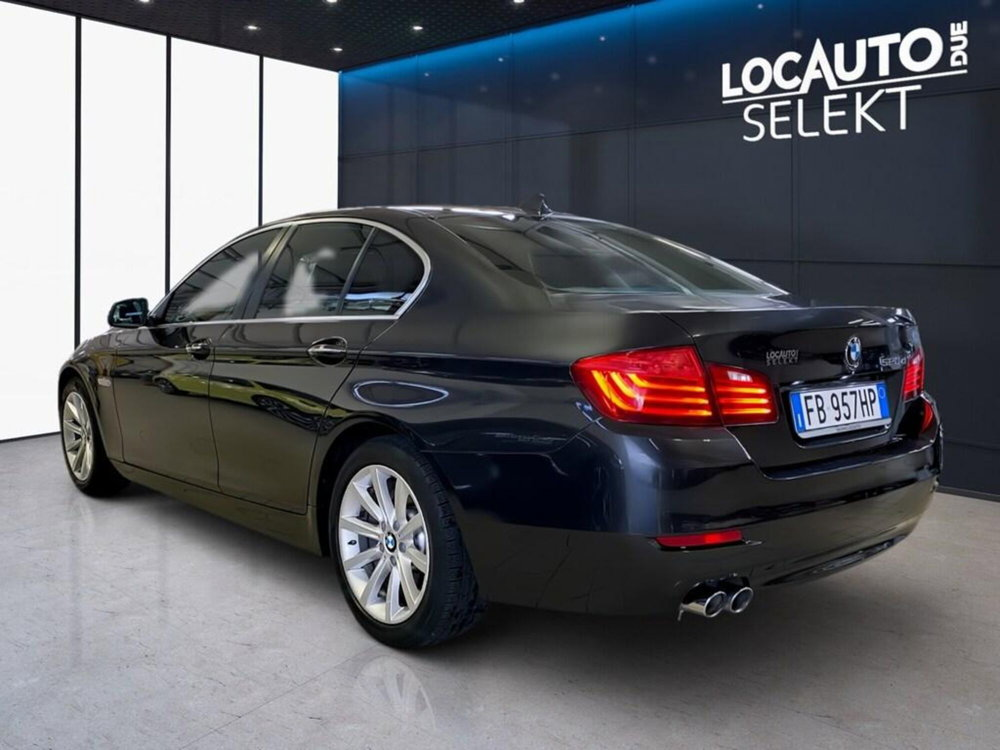 BMW Serie 5 520d Luxury  del 2015 usata a Torino (4)