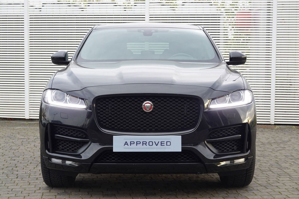 Jaguar F-Pace usata a Chieti (8)