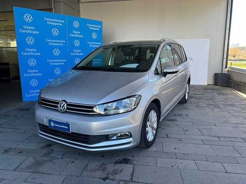 Volkswagen Touran 1.6 TDI 115 CV SCR DSG Business BlueMotion Technology  del 2017 usata a Rende