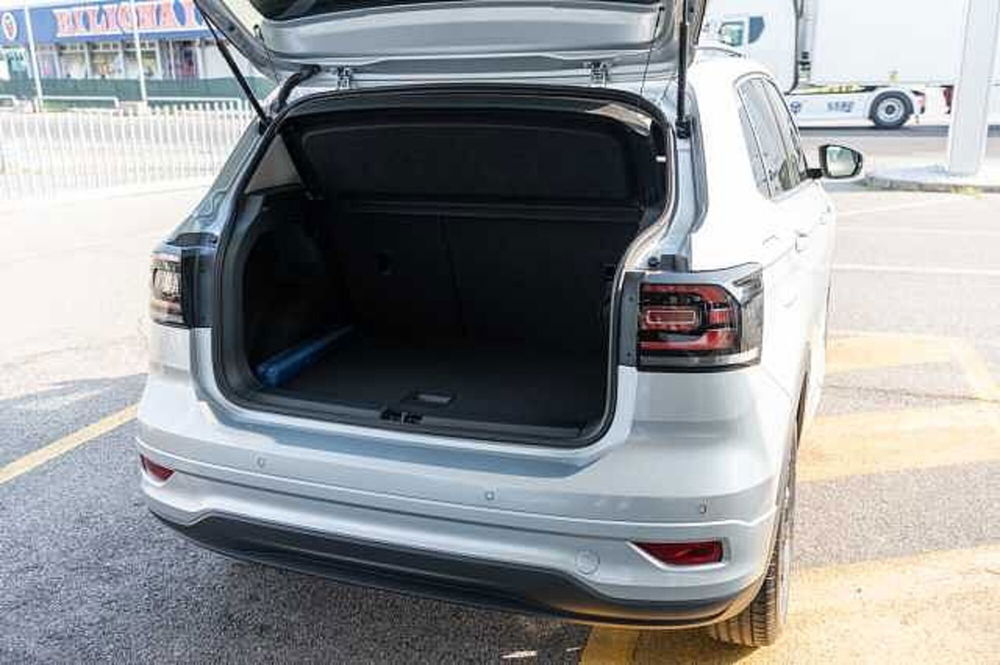 Volkswagen T-Cross nuova a Rovigo (9)