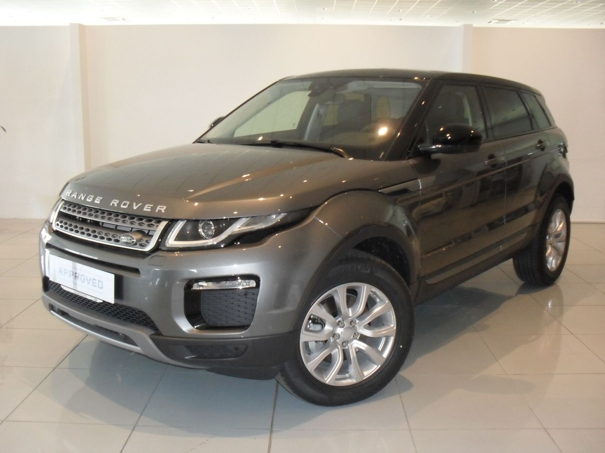 Land Rover Range Rover Evoque 2.0 TD4 150 CV 5p. SE  del 2019 usata a Rende