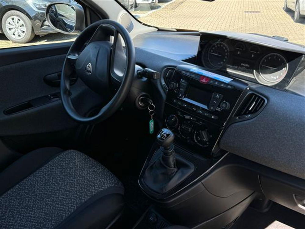 Lancia Ypsilon usata a Pavia (3)