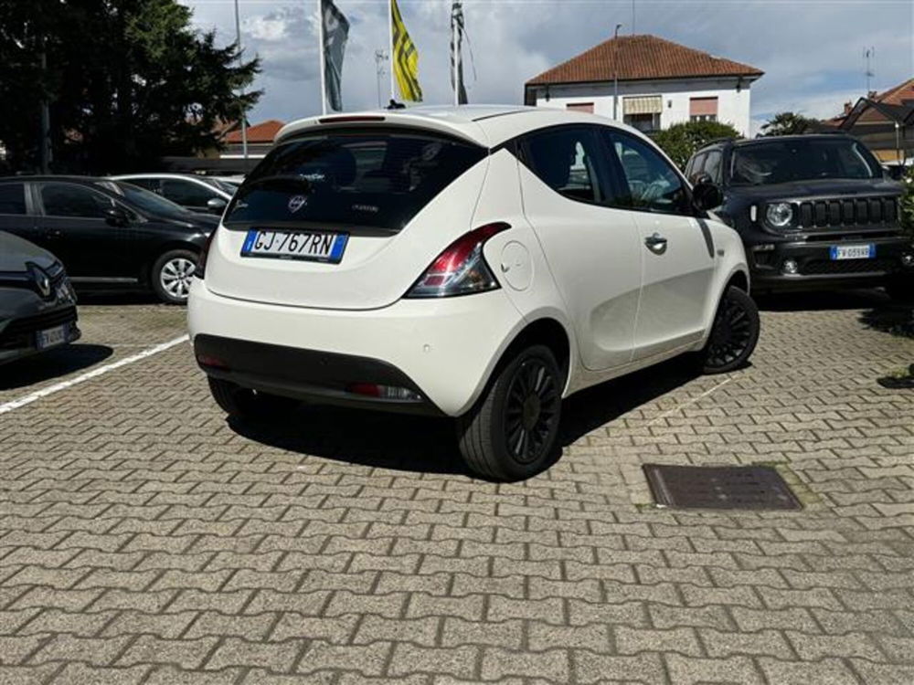 Lancia Ypsilon usata a Pavia (6)