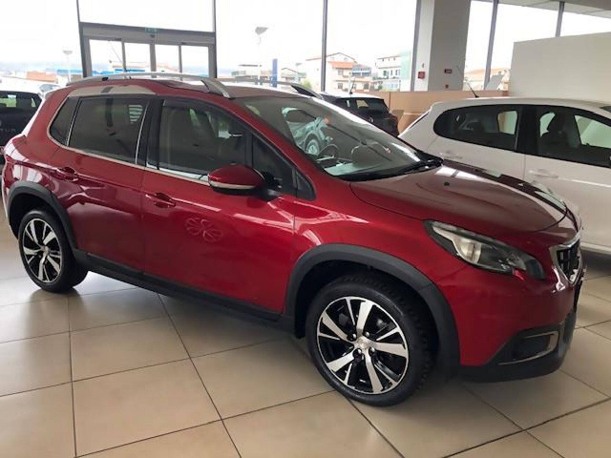 Peugeot 2008 120 S&amp;S Allure  del 2016 usata a Belpasso