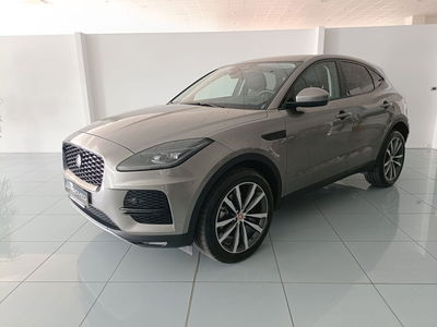 Jaguar E-Pace 2.0d i4 mhev R-Dynamic S awd 163cv auto del 2021 usata a Rende