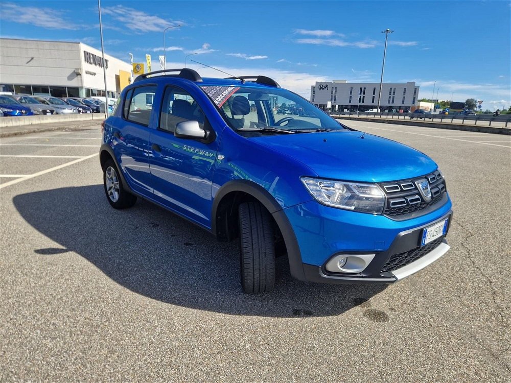 Dacia Sandero Stepway 1.5 Blue dCi 95 CV Comfort  del 2019 usata a Vigevano (3)