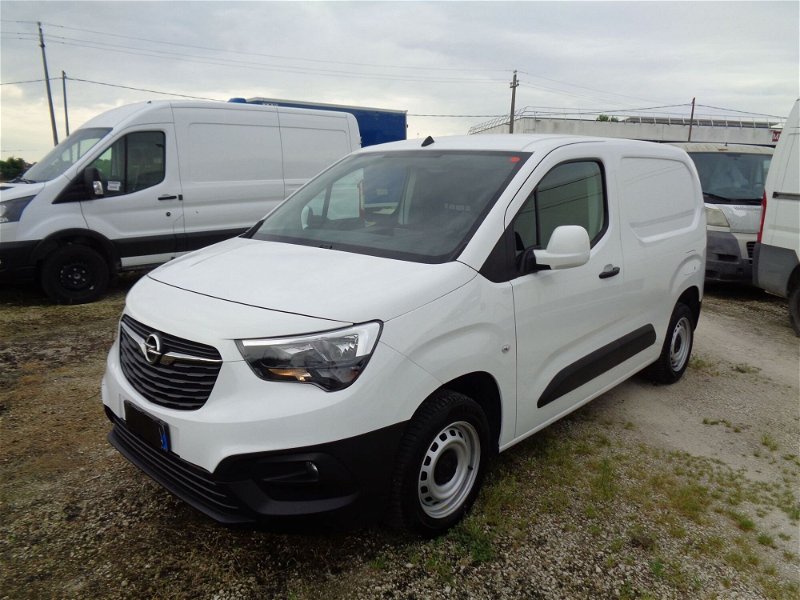 Opel Combo Furgone Cargo 1.6 Diesel 100CV S&S PC 1000kg Edition del 2019 usata a Castelfranco Veneto