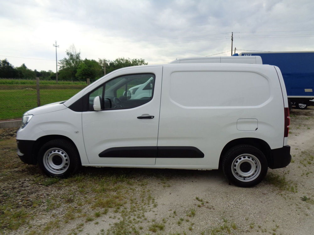 Opel Combo Furgone Cargo 1.6 Diesel 100CV S&S PC 1000kg Edition del 2019 usata a Castelfranco Veneto (2)