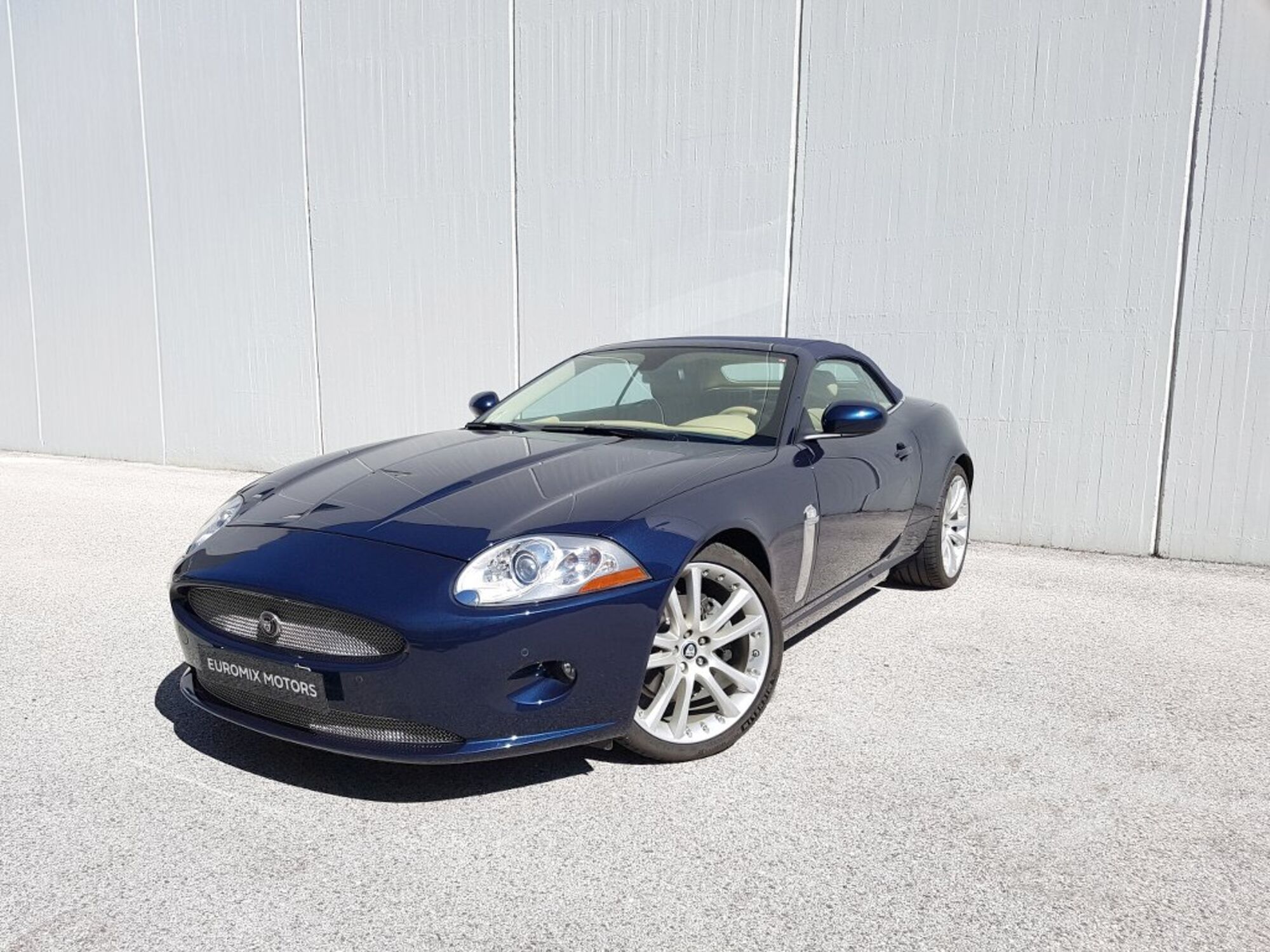 Jaguar XK 4.2 V8 Convertibile  del 2008 usata a Trento