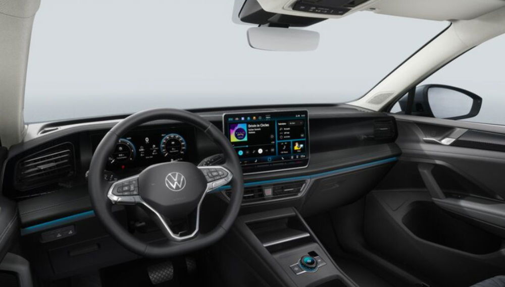 Volkswagen Tiguan nuova a Lecco (4)