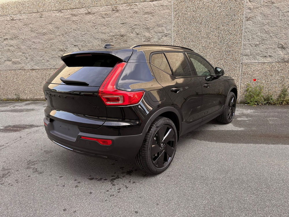 Volvo XC40 nuova a Bergamo (2)