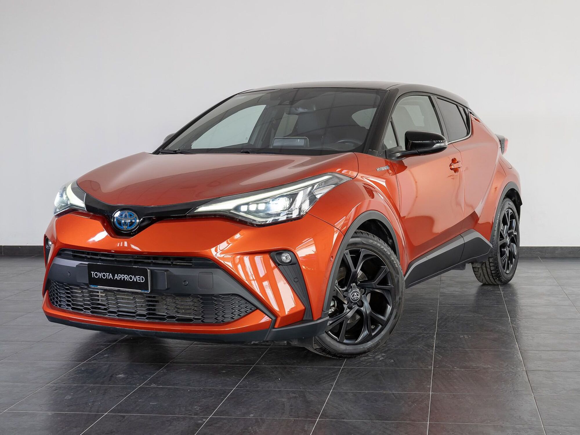 Toyota Toyota C-HR 2.0 Hybrid E-CVT Premiere del 2020 usata a San Severo