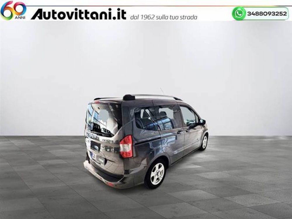 Ford Tourneo Courier 1.5 TDCI 100 CV Sport  del 2020 usata a Como (4)