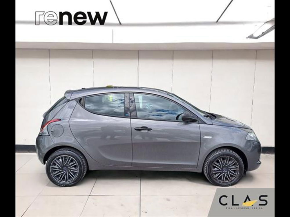 Lancia Ypsilon usata a Livorno (8)