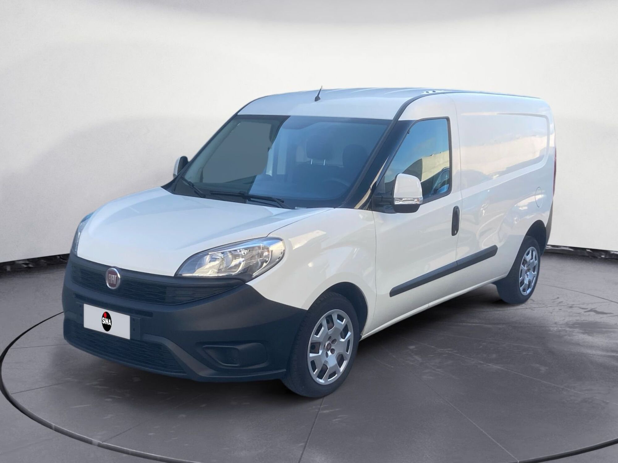 Fiat Dobl&ograve; Furgone 1.6 MJT 105CV PL-TN Cargo Maxi Lamierato 3Posti SX E5+ del 2018 usata a Pordenone