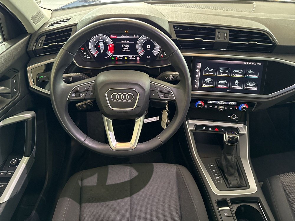Audi Q3 35 2.0 tdi Business Advanced s-tronic del 2023 usata a Prato (3)